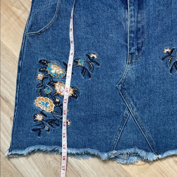 Lunik Embroidered Denim Mini Skirt M Blue Floral Frayed Hem Y2K Cottagecore - Picture 6 of 6
